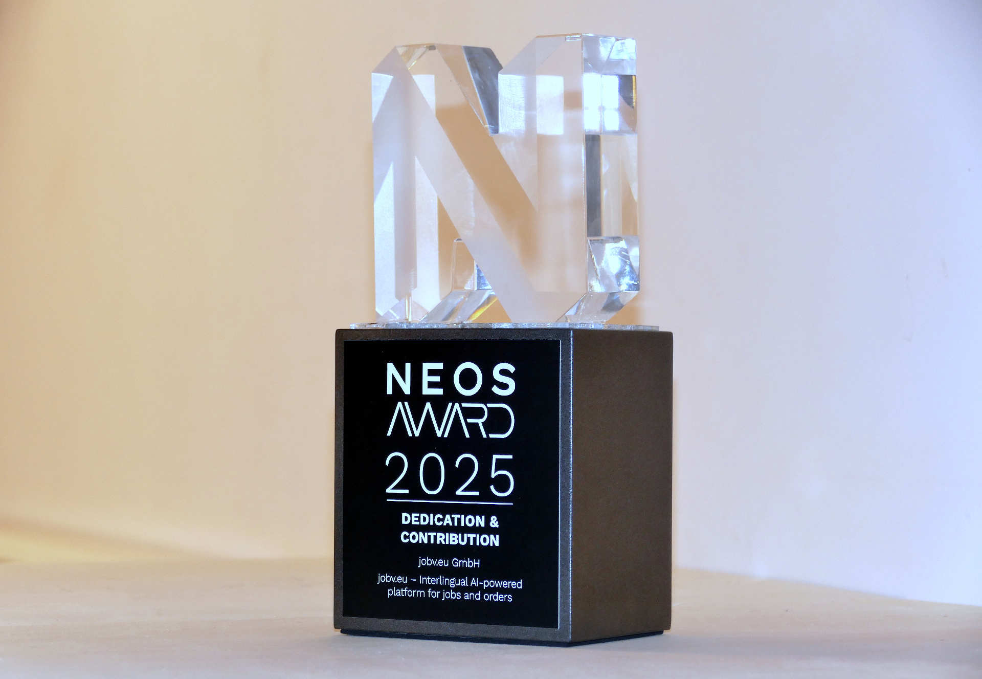 Eine mehrsprachige Jobplattform jobv.eu ist mit einem renommierten Innovationspreis NEOS AWARD 2025 ausgezeichnet